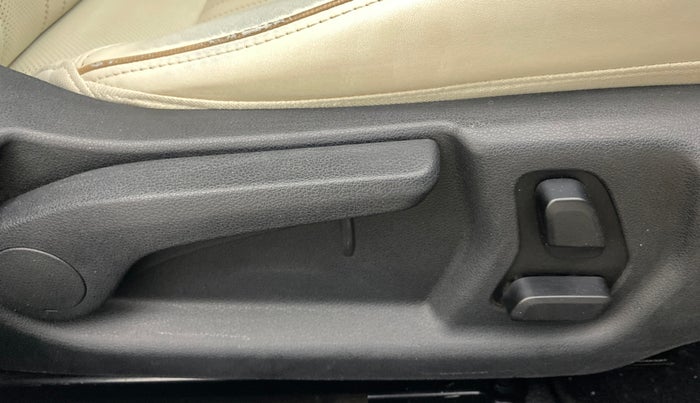 2023 Hyundai Verna SX (O)1.5 VTVT, Petrol, Manual, 24,791 km, Driver Side Adjustment Panel