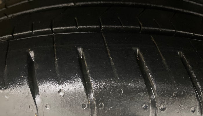 2023 Hyundai Verna SX (O)1.5 VTVT, Petrol, Manual, 24,791 km, Left Rear Tyre Tread