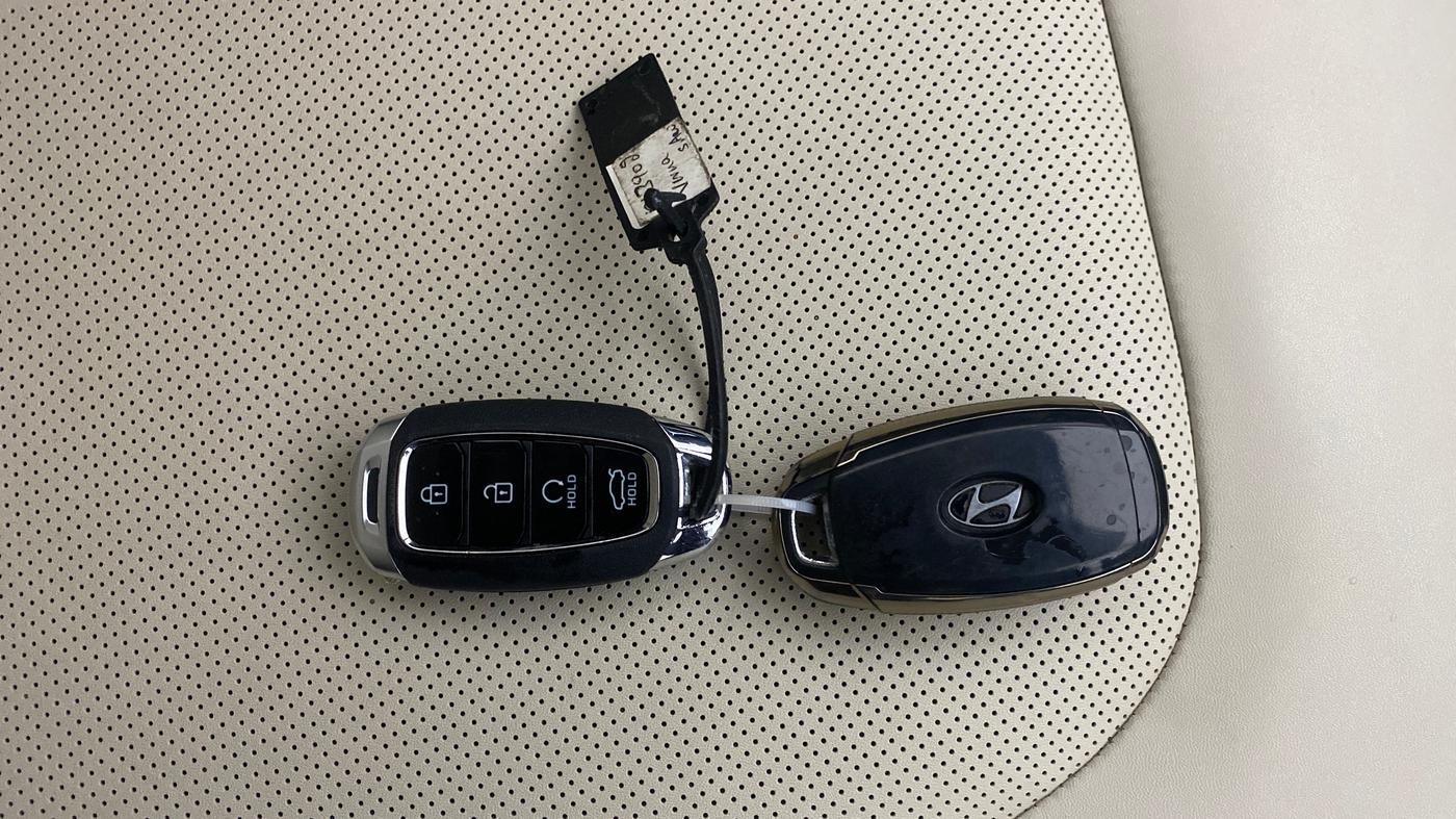 2023 Hyundai Verna SX (O)1.5 VTVT, Petrol, Manual, 24,791 km, Key Close Up
