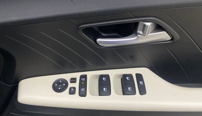 2023 Hyundai Verna SX (O)1.5 VTVT, Petrol, Manual, 24,791 km, Driver Side Door Panels Control