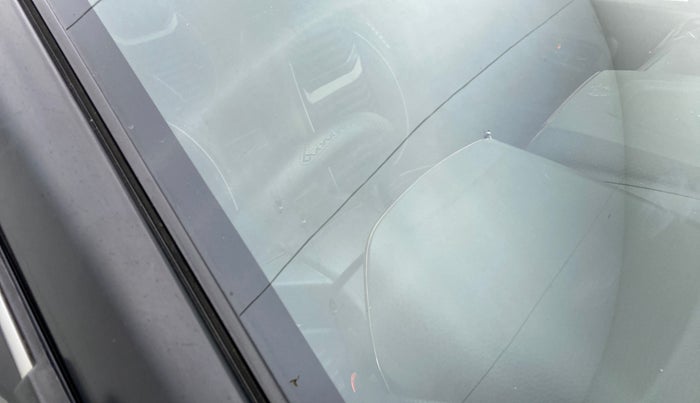 2018 Maruti Vitara Brezza VDI, Diesel, Manual, 81,162 km, Front windshield - Minor spot on windshield