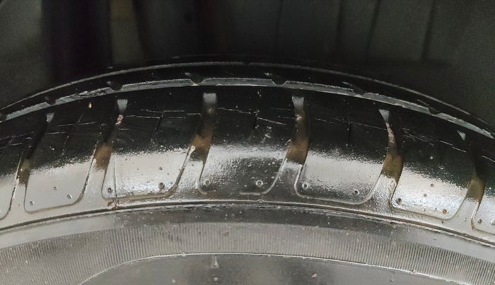2019 Maruti Dzire VXI, Petrol, Manual, 42,205 km, Right Rear Tyre Tread