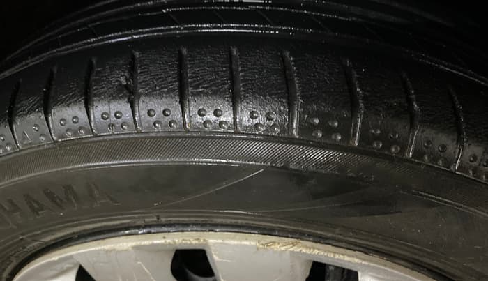2014 Volkswagen Polo COMFORTLINE 1.2L PETROL, Petrol, Manual, 65,813 km, Right Front Tyre Tread