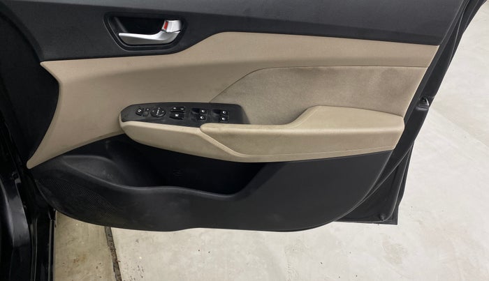 2019 Hyundai Verna 1.6 VTVT SX, Petrol, Manual, 50,166 km, Driver Side Door Panels Control