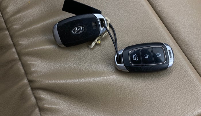 2019 Hyundai Verna 1.6 VTVT SX, Petrol, Manual, 50,166 km, Key Close Up