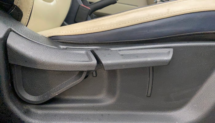 2023 KIA CARENS LUXURY PLUS 1.5 DIESEL AT 7 STR, Diesel, Automatic, 34,502 km, Driver Side Adjustment Panel