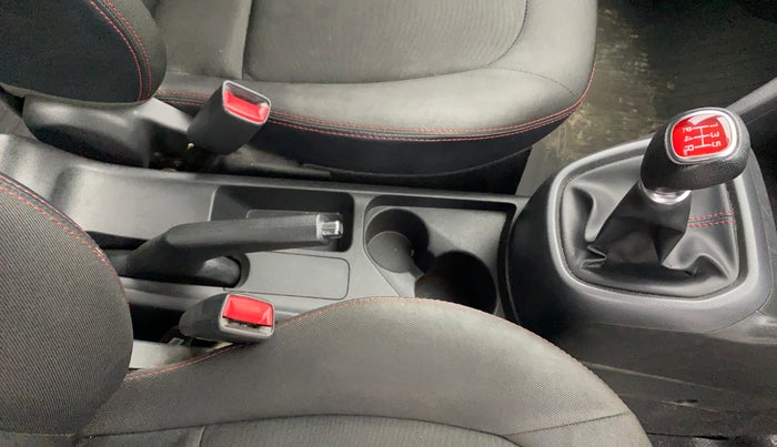 2018 Hyundai Grand i10 SPORTZ 1.2 KAPPA VTVT DUAL TONE, Petrol, Manual, 37,040 km, Gear Lever
