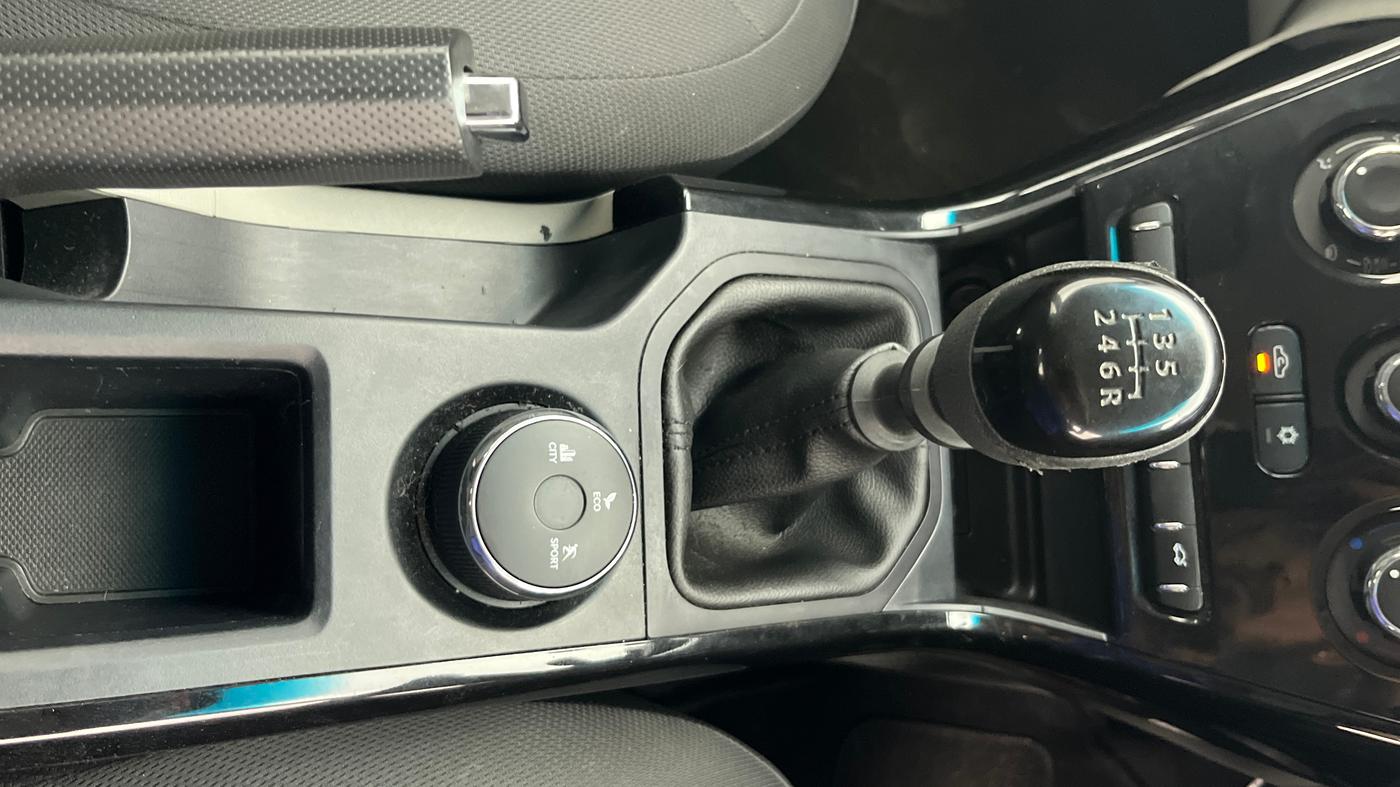 2019 Tata NEXON XM PETROL, Petrol, Manual, 29,261 km, Gear Lever