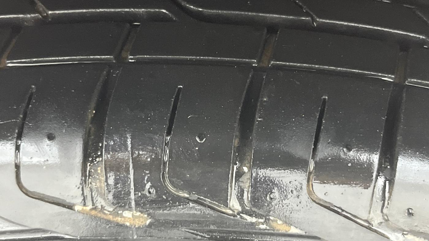 2019 Tata NEXON XM PETROL, Petrol, Manual, 29,261 km, Right Front Tyre Tread