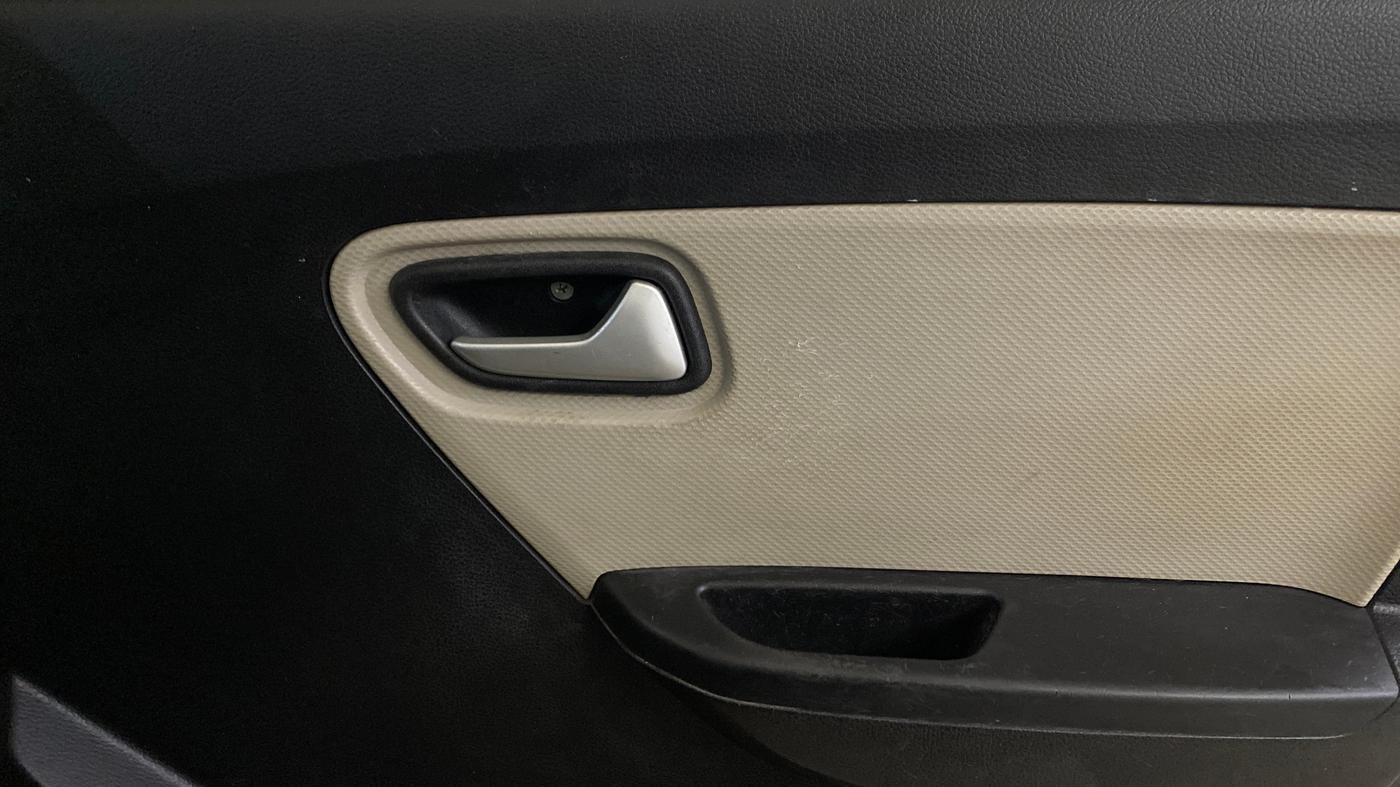2020 Maruti Alto VXI, Petrol, Manual, 75,860 km, Driver Side Door Panels Control