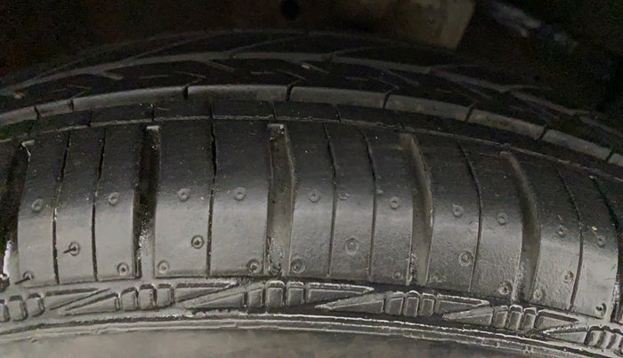 2012 Maruti Swift VDI, Diesel, Manual, 63,847 km, Right Rear Tyre Tread