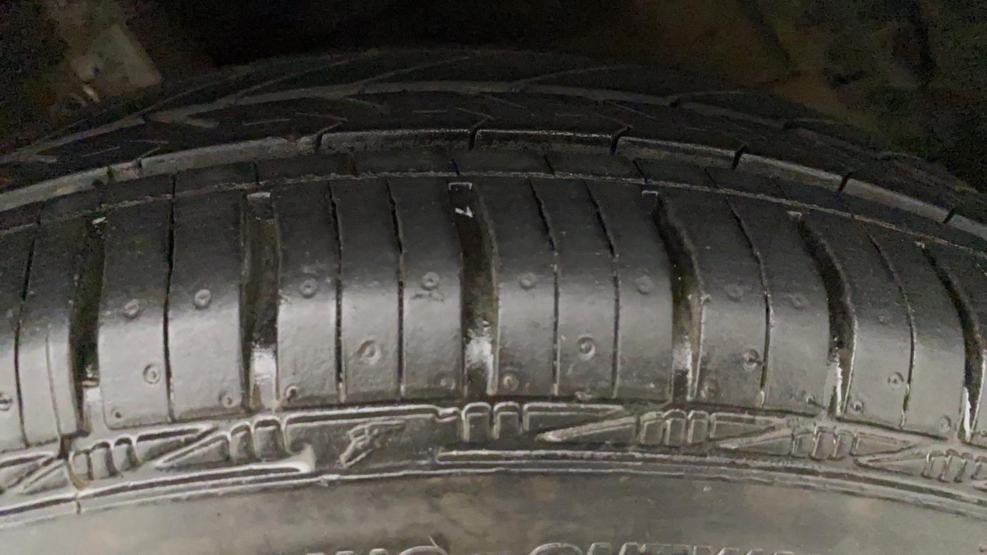 2012 Maruti Swift VDI, Diesel, Manual, 63,847 km, Left Front Tyre Tread