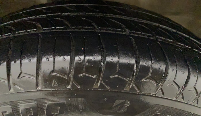 2015 Maruti Wagon R 1.0 LXI CNG, CNG, Manual, 78,600 km, Left Rear Tyre Tread