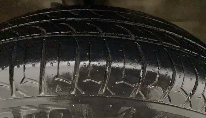 2015 Maruti Wagon R 1.0 LXI CNG, CNG, Manual, 78,600 km, Right Front Tyre Tread