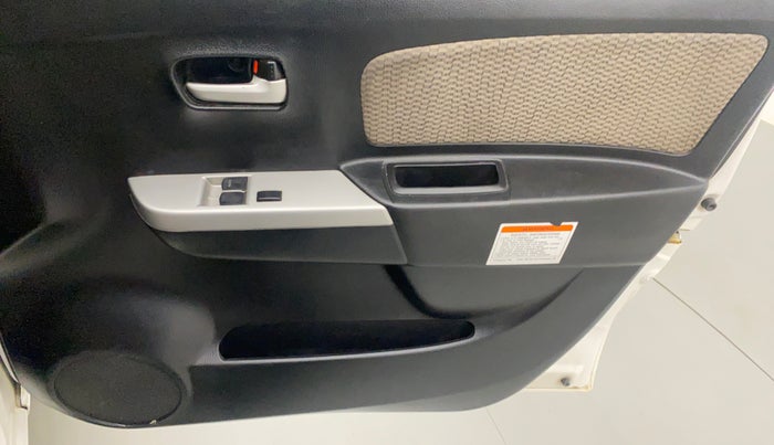 2015 Maruti Wagon R 1.0 LXI CNG, CNG, Manual, 78,600 km, Driver Side Door Panels Control