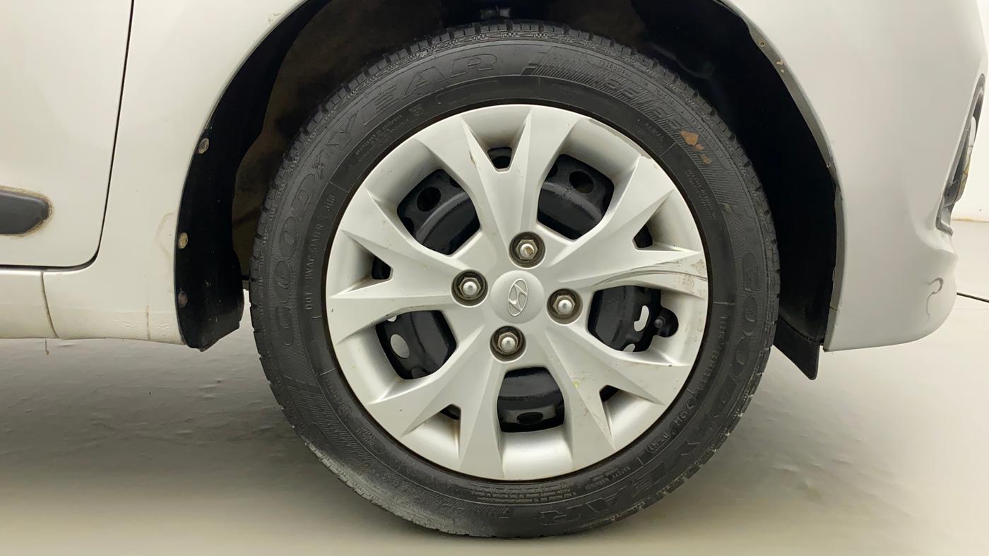 2016 Hyundai Grand i10 MAGNA 1.2 KAPPA VTVT, Petrol, Manual, 29,811 km, Right Front Wheel