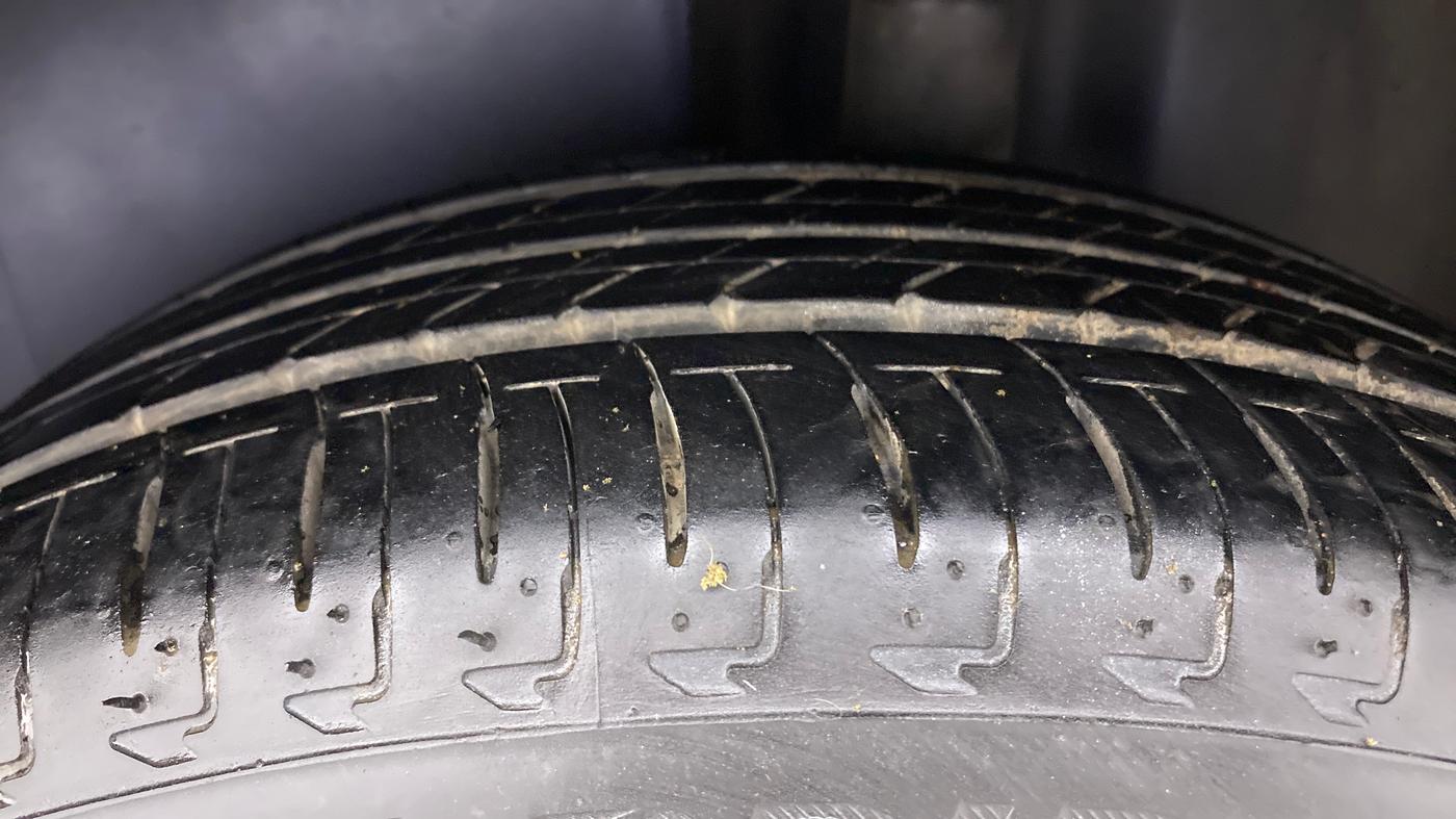 2020 Volkswagen Polo TRENDLINE 1.0L, Petrol, Manual, 54,715 km, Left Rear Tyre Tread