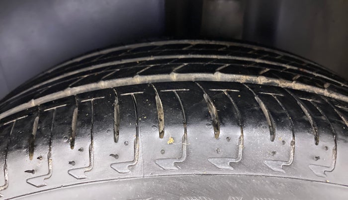 2020 Volkswagen Polo TRENDLINE 1.0L, Petrol, Manual, 54,715 km, Left Rear Tyre Tread
