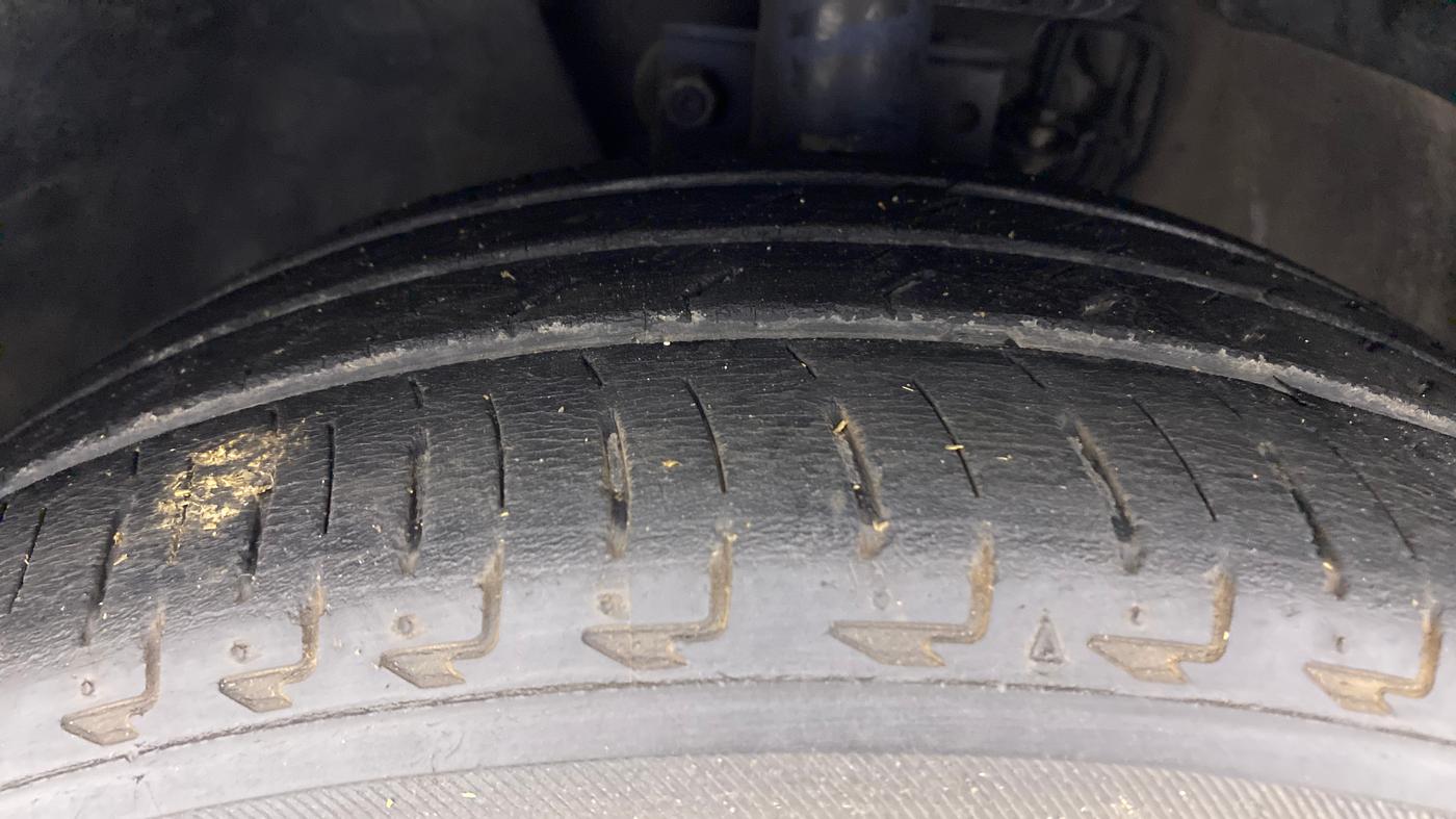 2020 Volkswagen Polo TRENDLINE 1.0L, Petrol, Manual, 54,715 km, Left Front Tyre Tread