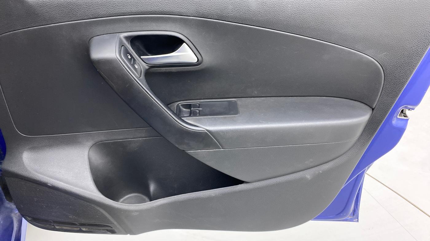 2020 Volkswagen Polo TRENDLINE 1.0L, Petrol, Manual, 54,715 km, Driver Side Door Panels Control