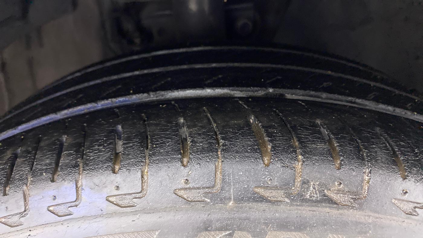 2020 Volkswagen Polo TRENDLINE 1.0L, Petrol, Manual, 54,715 km, Right Front Tyre Tread