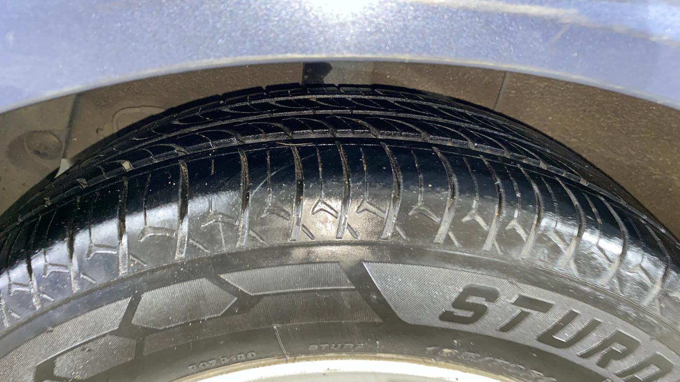 2014 Hyundai Xcent S (O) 1.2, Petrol, Manual, 40,084 km, Right Front Tyre Tread