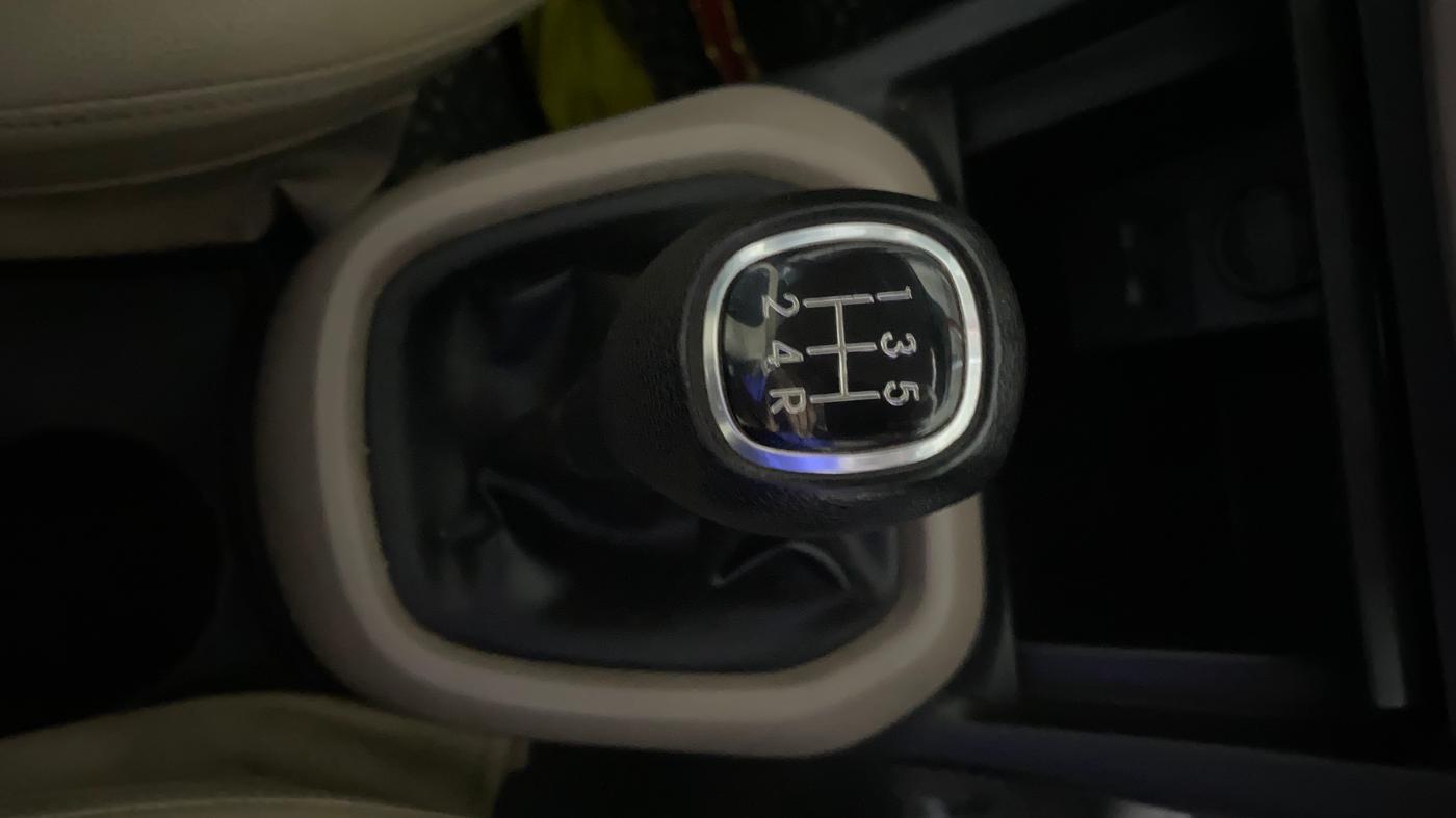 2014 Hyundai Xcent S (O) 1.2, Petrol, Manual, 40,084 km, Gear Lever