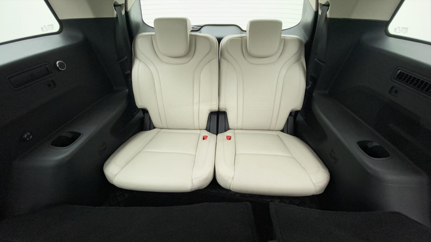 2021 Mahindra XUV700 AX 7 P MT 7 STR, Petrol, Manual, 4,426 km, Third Seat Row ( optional )