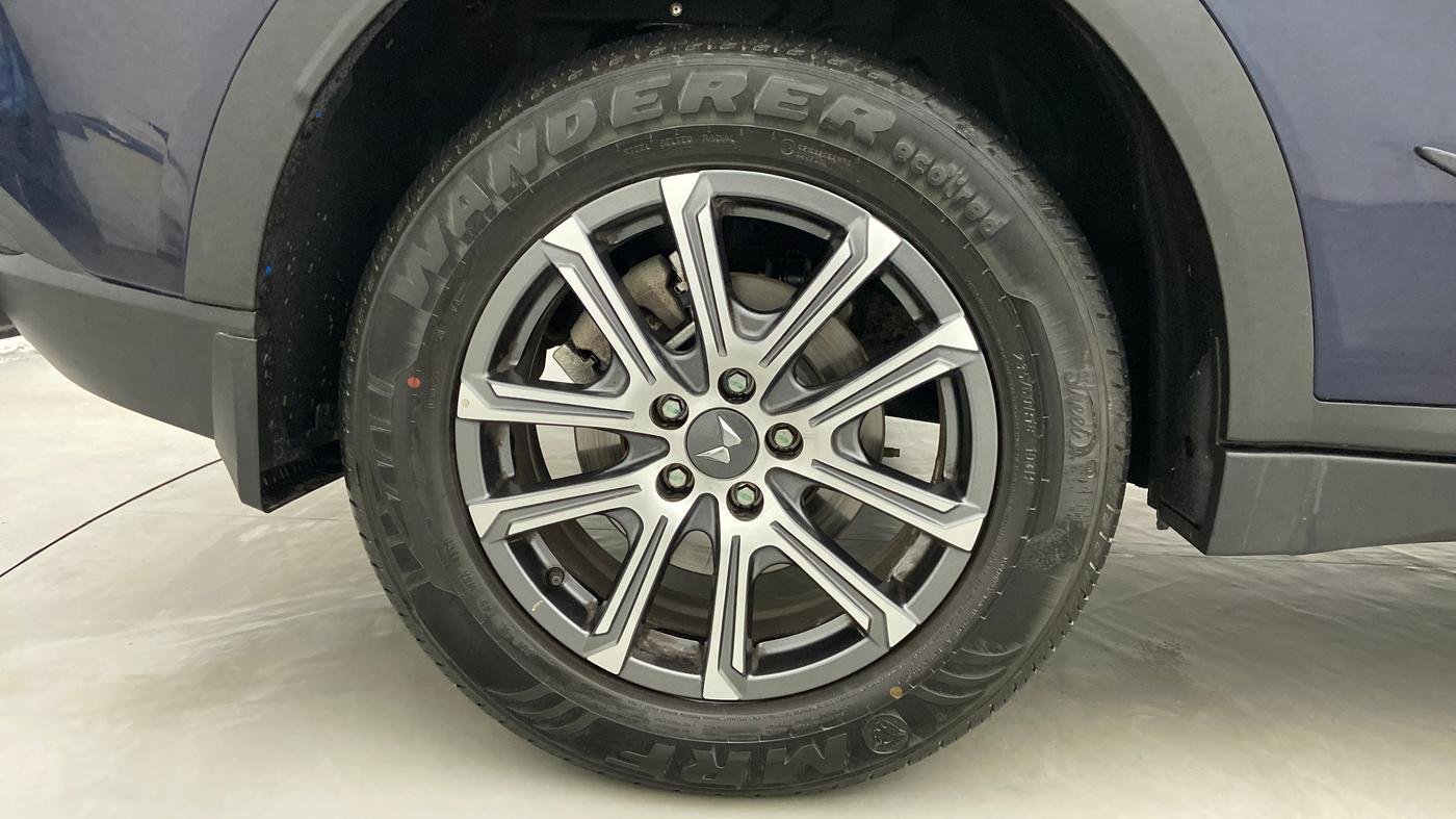2021 Mahindra XUV700 AX 7 P MT 7 STR, Petrol, Manual, 4,426 km, Right Rear Wheel