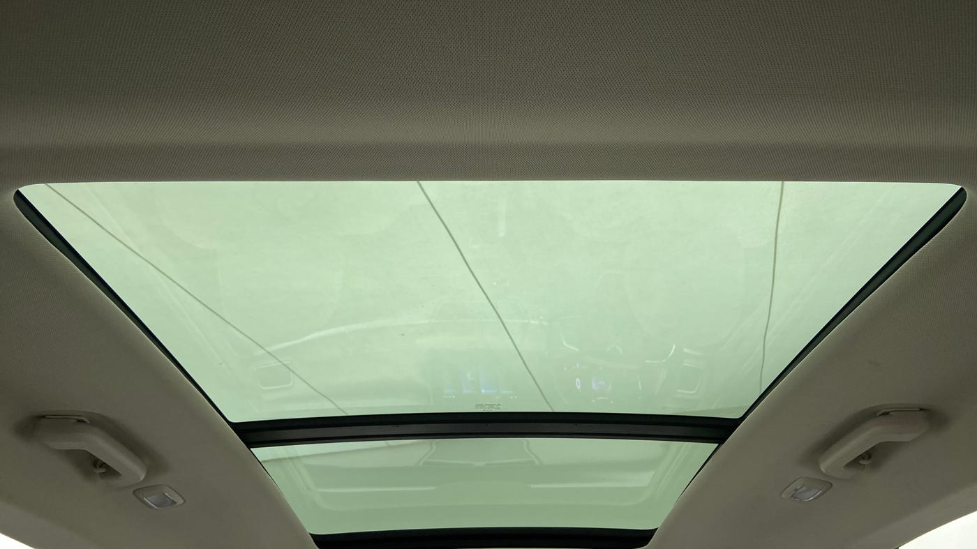 2021 Mahindra XUV700 AX 7 P MT 7 STR, Petrol, Manual, 4,426 km, Moonroof/ Sunroof