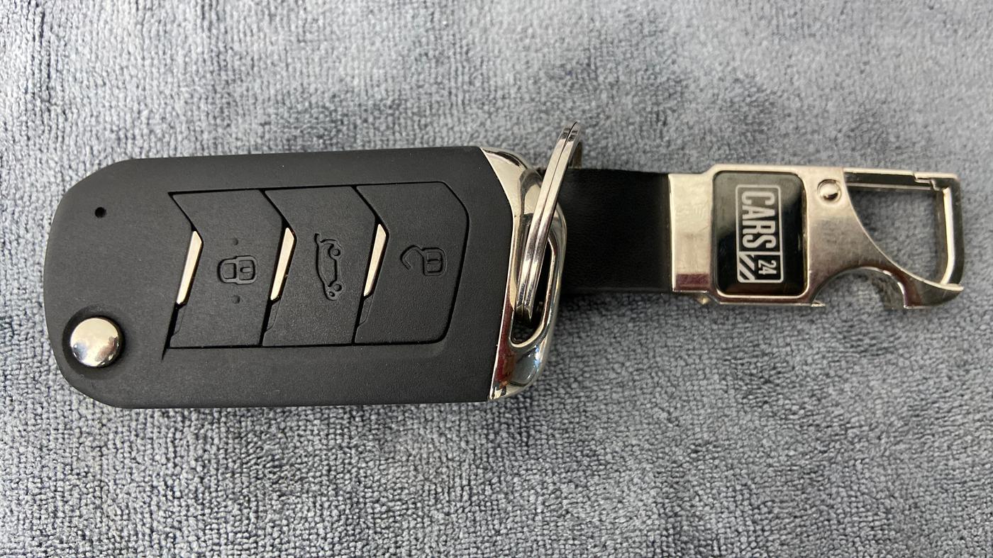 2021 Mahindra XUV700 AX 7 P MT 7 STR, Petrol, Manual, 4,426 km, Key Close Up