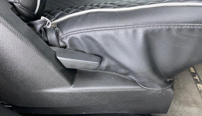 2021 Renault Duster RXS 106 PS MT, Petrol, Manual, 90 km, Driver Side Adjustment Panel