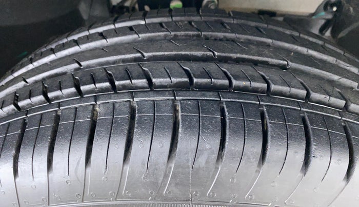 2021 Renault Duster RXS 106 PS MT, Petrol, Manual, 90 km, Right Front Tyre Tread