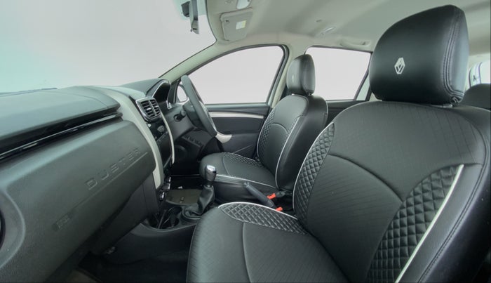 2021 Renault Duster RXS 106 PS MT, Petrol, Manual, 90 km, Right Side Front Door Cabin