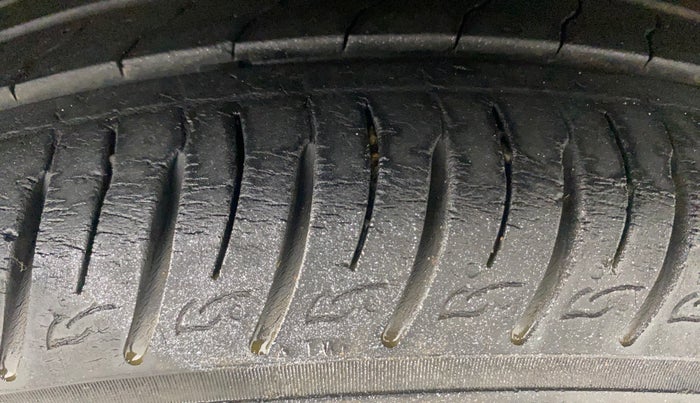 2022 KIA SONET HTK 1.2, Petrol, Manual, 34,790 km, Right Front Tyre Tread