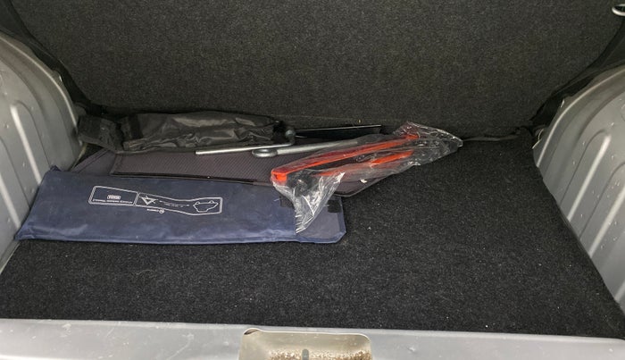 2022 Renault Kwid CLIMBER MT 1.0, Petrol, Manual, 10,708 km, Boot Inside