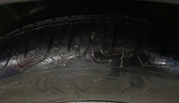 2020 Ford FREESTYLE TITANIUM 1.2 PETROL, Petrol, Manual, 64,383 km, Left Front Tyre Tread