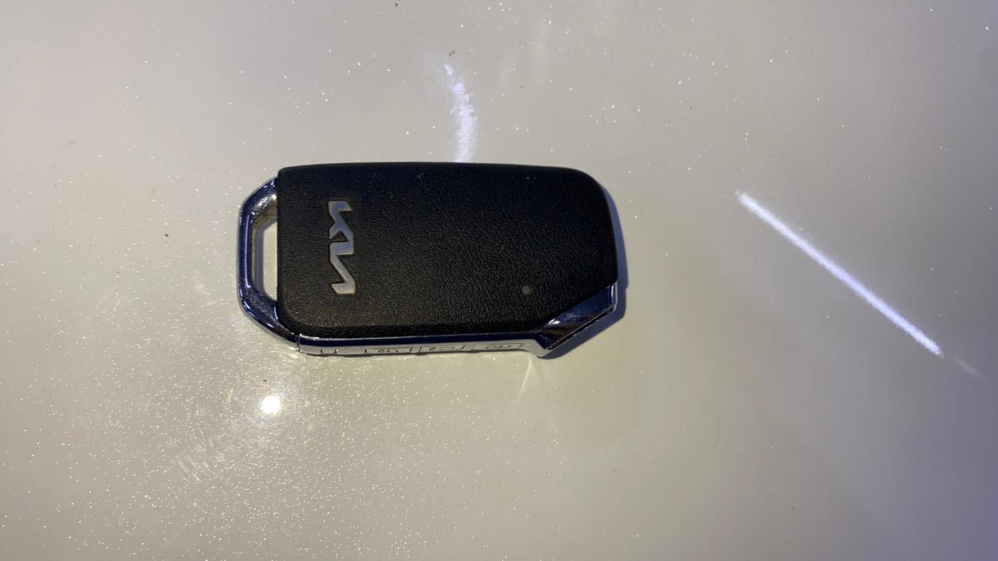 2024 KIA SONET 	 HTX 1.0 TURBO DCT, Petrol, Automatic, 16,664 km, Key Close Up