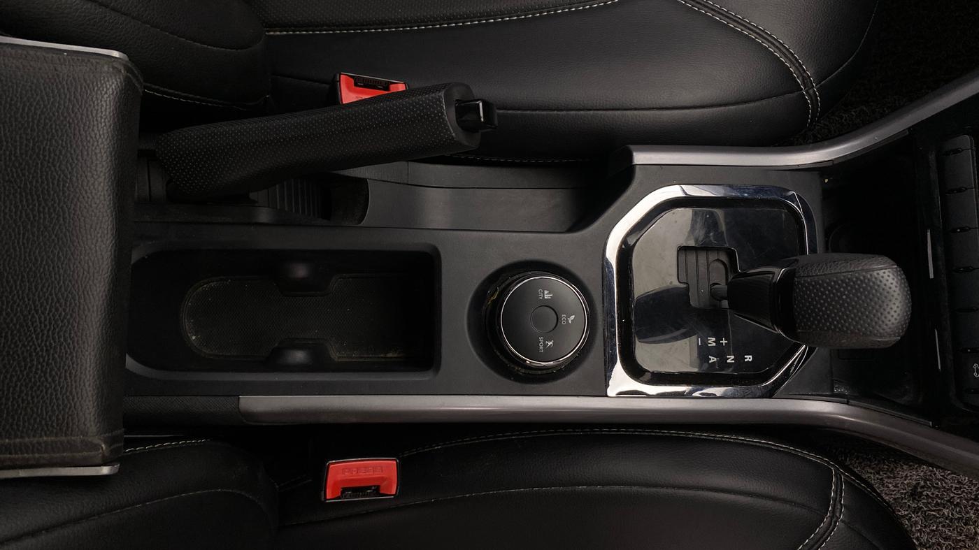2022 Tata NEXON XMA SUNROOF PETROL, Petrol, Automatic, 35,685 km, Gear Lever