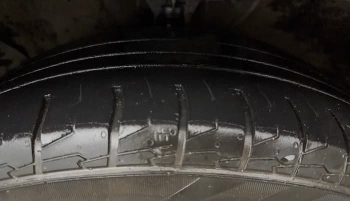 2016 Hyundai Creta SX PLUS AT 1.6 PETROL, CNG, Automatic, 67,233 km, Left Front Tyre Tread