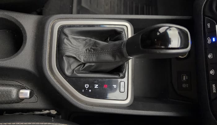 2016 Hyundai Creta SX PLUS AT 1.6 PETROL, CNG, Automatic, 67,233 km, Gear Lever