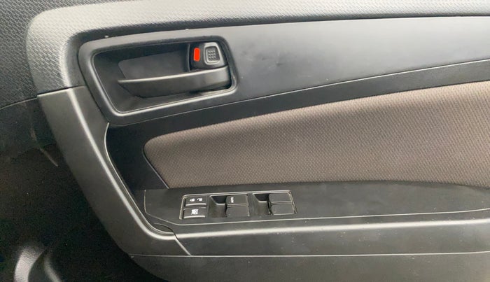 2020 Toyota URBAN CRUISER MID GRADE MT, Petrol, Manual, 39,420 km, Driver Side Door Panels Control