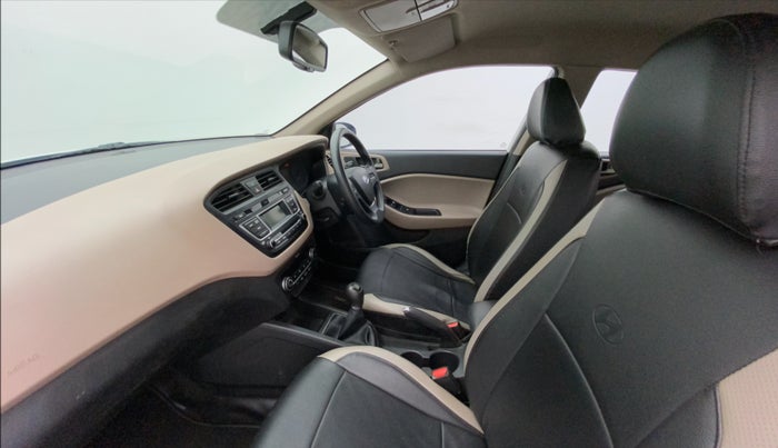 2017 Hyundai Elite i20 SPORTZ 1.2, Petrol, Manual, 68,092 km, Right Side Front Door Cabin