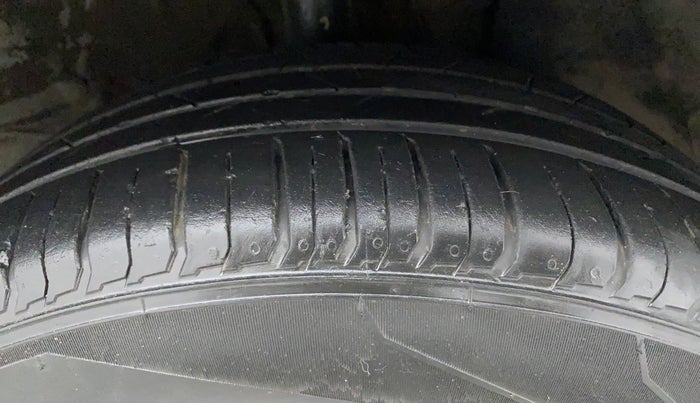2019 Hyundai VENUE SX PLUS 1.0 TURBO DCT, Petrol, Automatic, 43,611 km, Right Front Tyre Tread