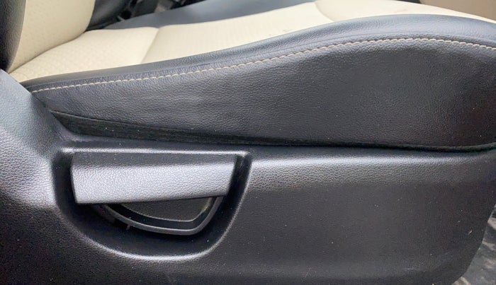 2019 Hyundai NEW SANTRO ASTA 1.1 MT, Petrol, Manual, 31,933 km, Driver Side Adjustment Panel