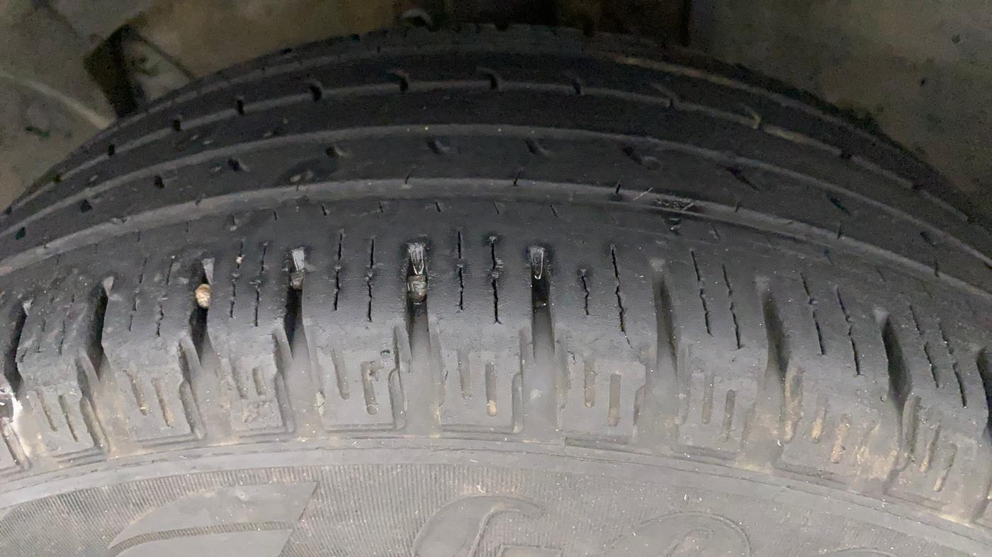 2013 Renault Duster 85 PS RXL DIESEL, Diesel, Manual, 83,787 km, Left Front Tyre Tread