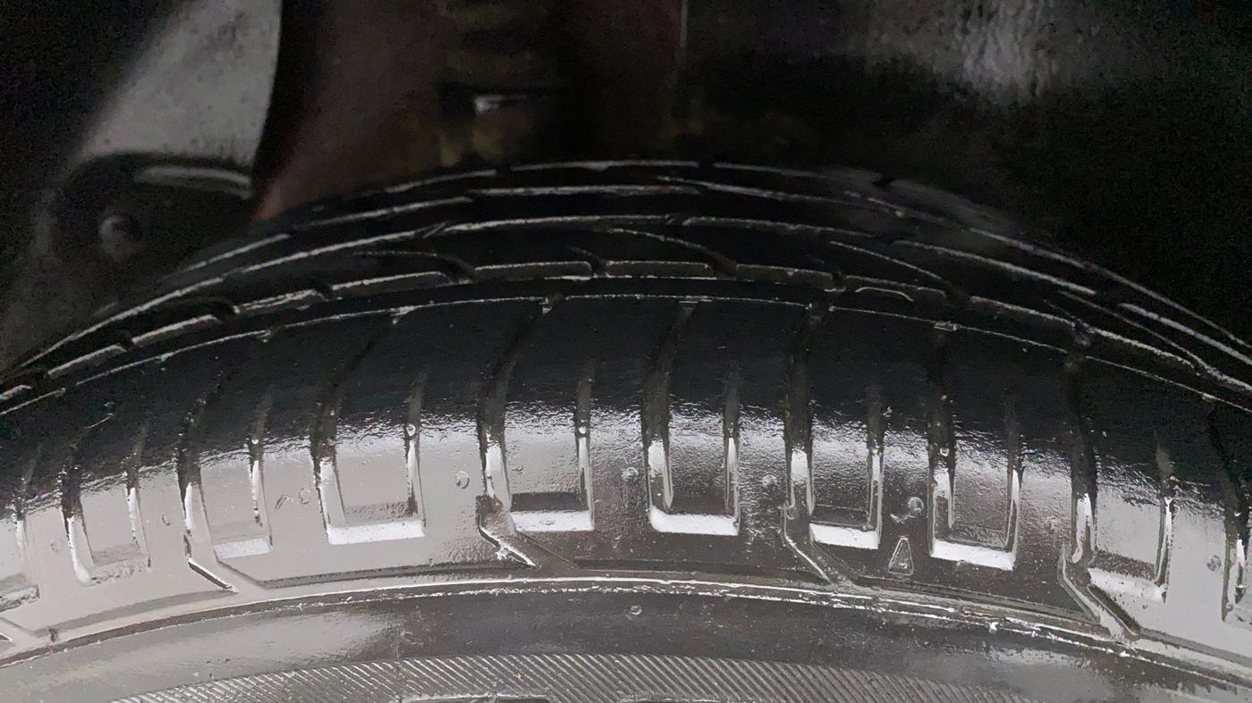 2016 Hyundai Creta SX PLUS AT 1.6 PETROL, Petrol, Automatic, 52,287 km, Right Rear Tyre Tread