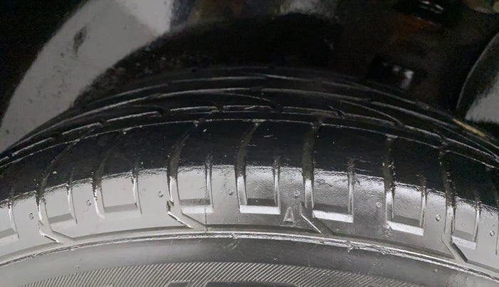 2016 Hyundai Creta SX PLUS AT 1.6 PETROL, Petrol, Automatic, 52,287 km, Left Rear Tyre Tread