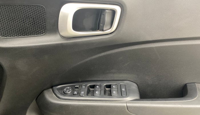 2021 Hyundai VENUE SX 1.0 TURBO, Petrol, Manual, 40,250 km, Driver Side Door Panels Control