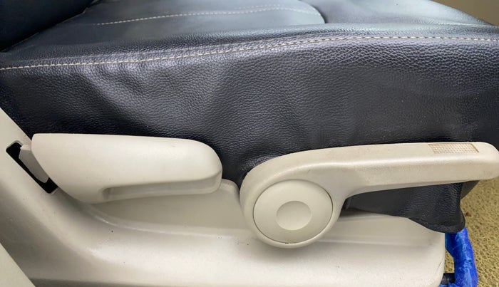 2014 Maruti Celerio ZXI (O), Petrol, Manual, 48,407 km, Driver Side Adjustment Panel